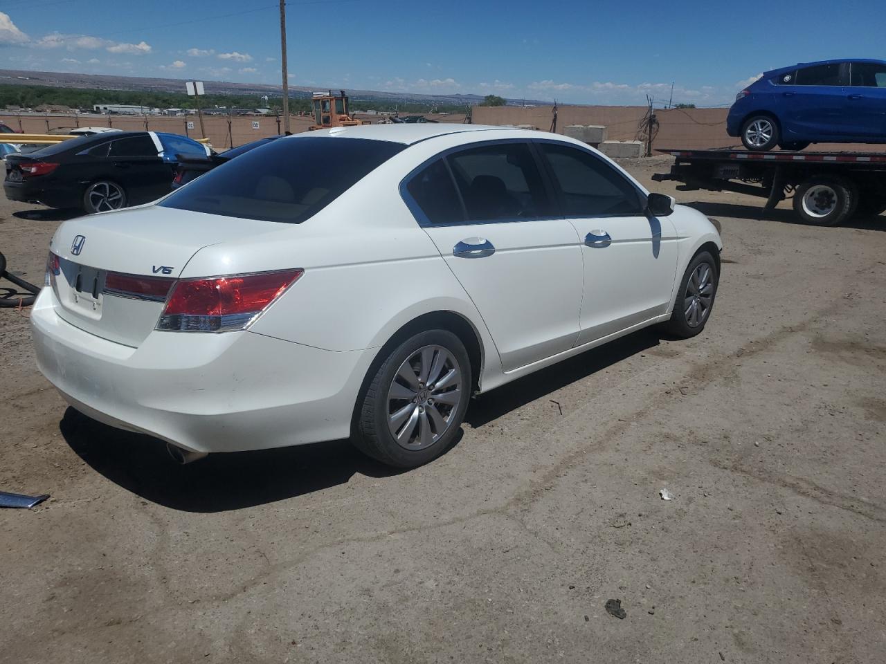 Photo 2 VIN: 1HGCP3F83CA000386 - HONDA ACCORD 