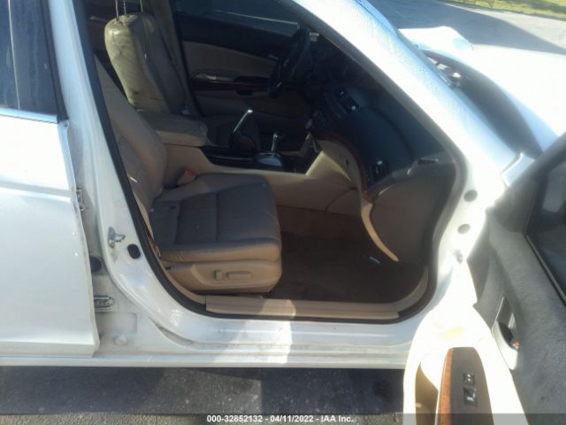 Photo 4 VIN: 1HGCP3F83CA012750 - HONDA ACCORD SDN 