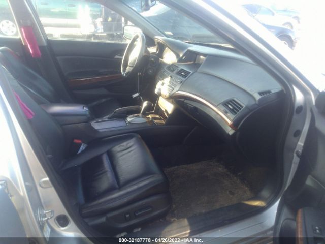 Photo 4 VIN: 1HGCP3F83CA024137 - HONDA ACCORD SDN 