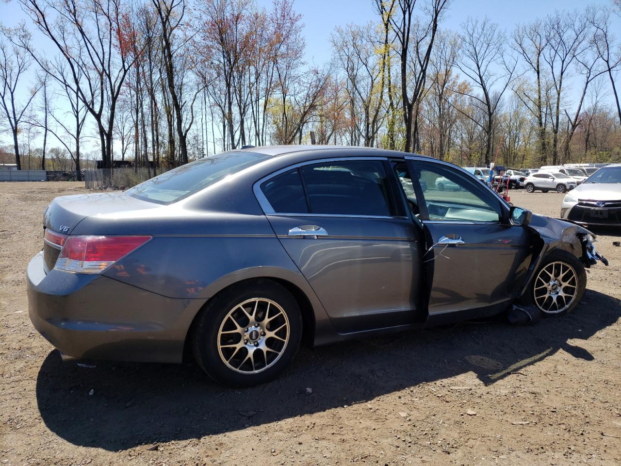 Photo 2 VIN: 1HGCP3F83CA038197 - HONDA ACCORD 