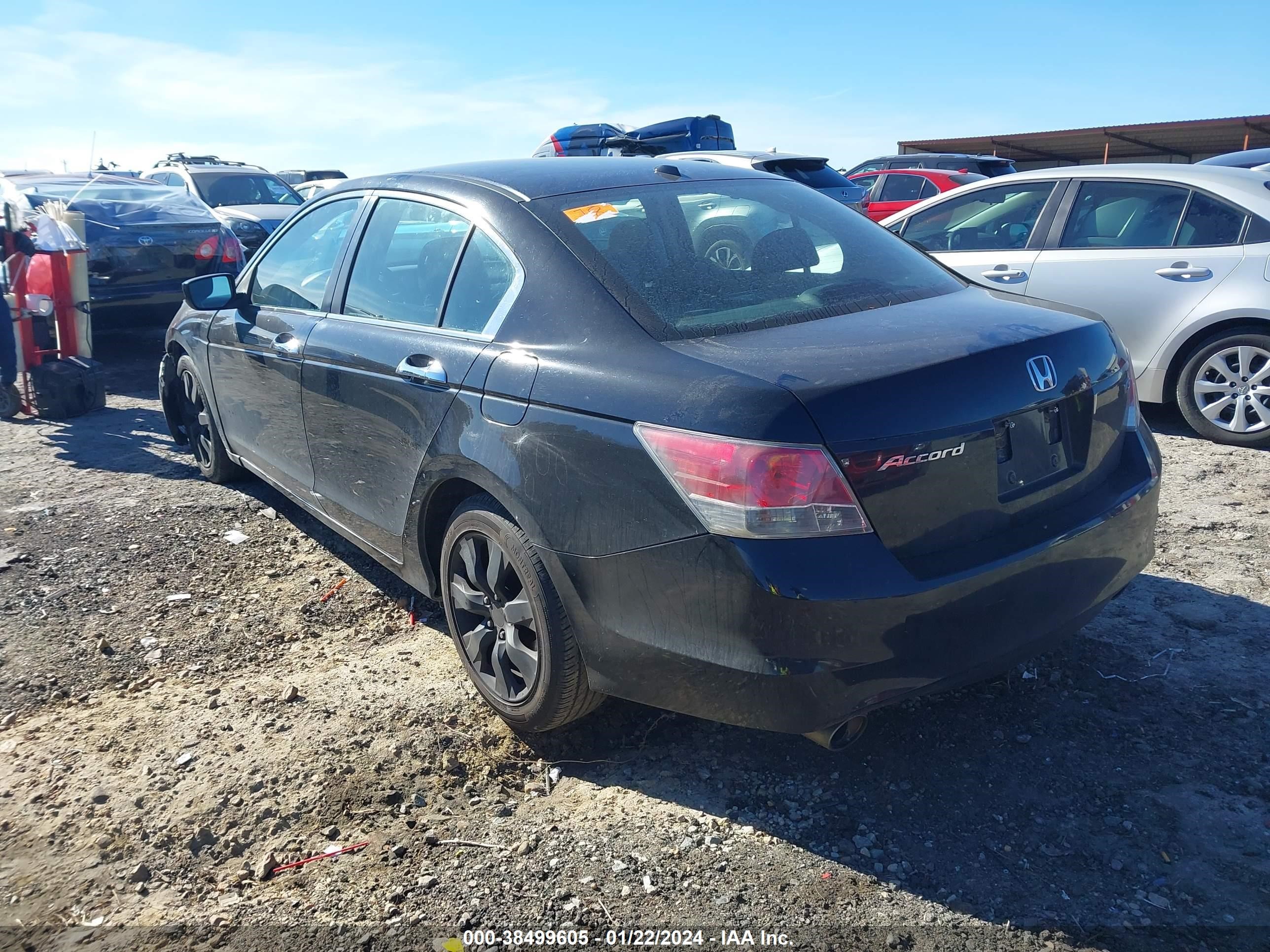 Photo 2 VIN: 1HGCP3F84AA005626 - HONDA ACCORD 