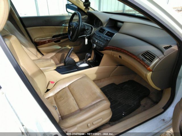 Photo 4 VIN: 1HGCP3F84AA007456 - HONDA ACCORD SDN 