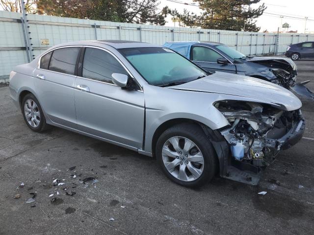 Photo 3 VIN: 1HGCP3F84AA014407 - HONDA ACCORD EXL 