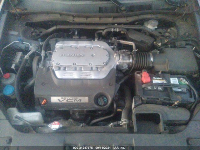 Photo 9 VIN: 1HGCP3F84AA016397 - HONDA ACCORD SDN 