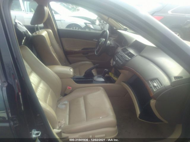 Photo 4 VIN: 1HGCP3F84AA018232 - HONDA ACCORD SDN 