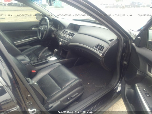 Photo 4 VIN: 1HGCP3F84AA030994 - HONDA ACCORD SDN 