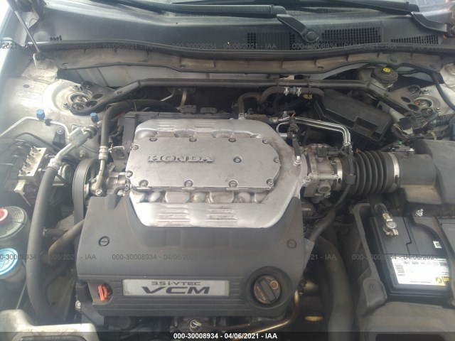 Photo 9 VIN: 1HGCP3F84CA002695 - HONDA ACCORD SDN 