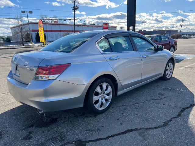 Photo 3 VIN: 1HGCP3F85AA004971 - HONDA ACCORD 