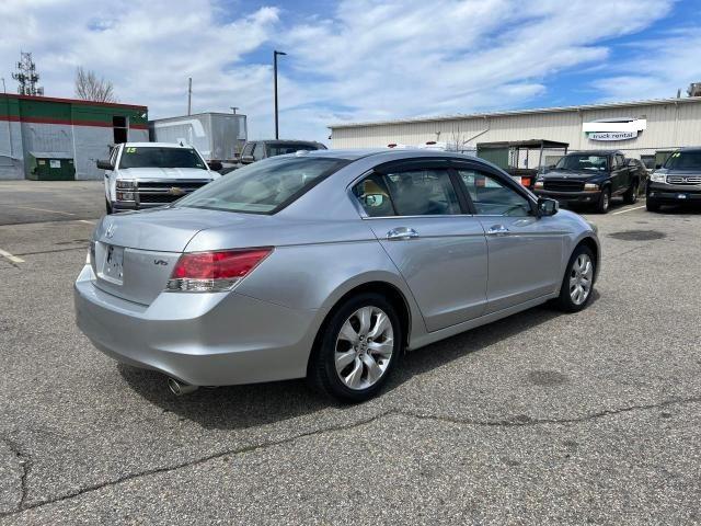 Photo 3 VIN: 1HGCP3F85AA004971 - HONDA ACCORD 