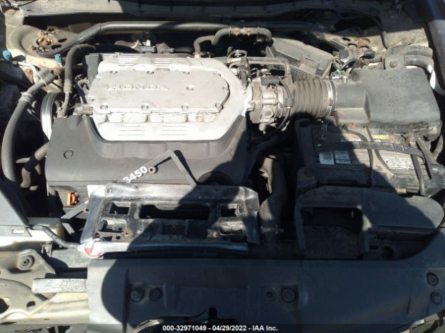 Photo 9 VIN: 1HGCP3F85AA011435 - HONDA ACCORD SDN 