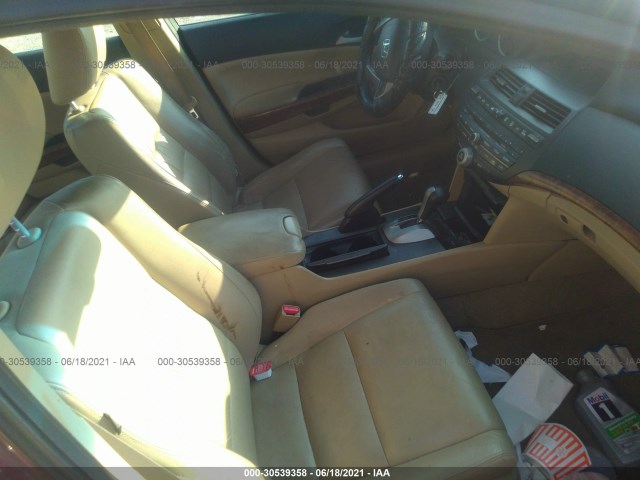 Photo 4 VIN: 1HGCP3F85CA013804 - HONDA ACCORD SDN 