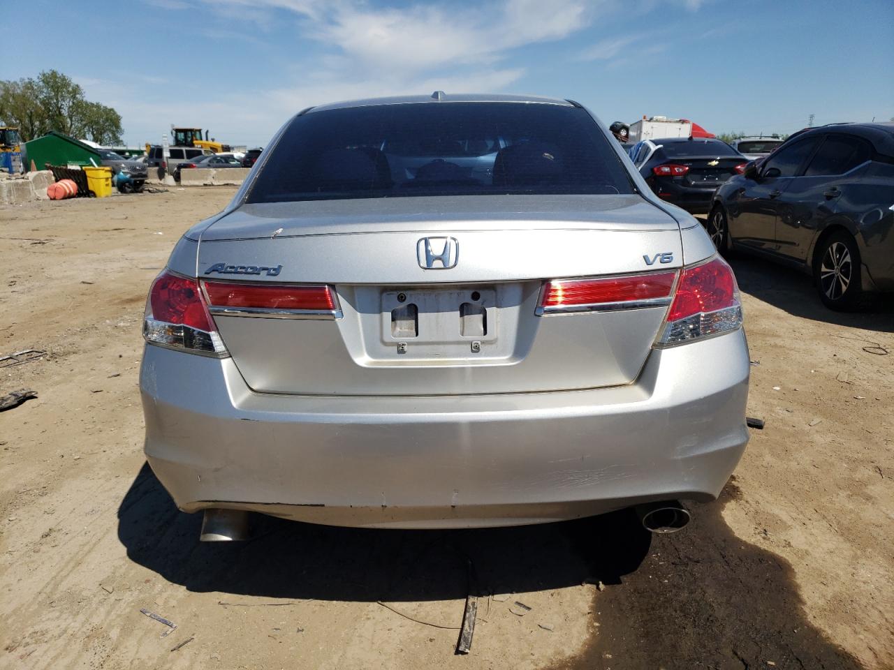 Photo 5 VIN: 1HGCP3F85CA027735 - HONDA ACCORD 