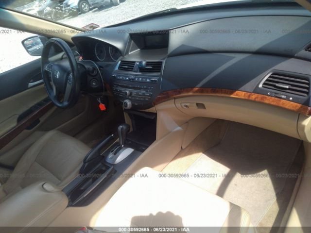 Photo 4 VIN: 1HGCP3F85CA042641 - HONDA ACCORD SDN 