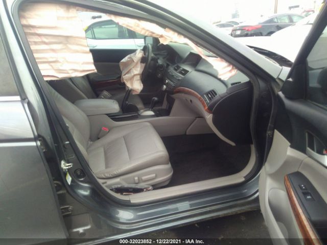 Photo 4 VIN: 1HGCP3F86BA011042 - HONDA ACCORD SDN 