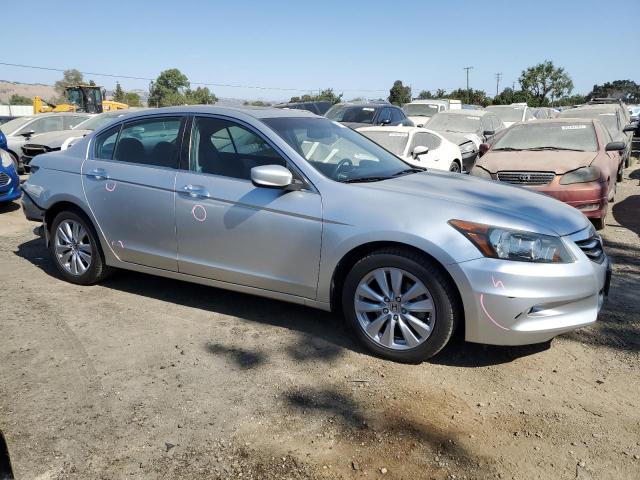 Photo 3 VIN: 1HGCP3F86BA017827 - HONDA ACCORD 