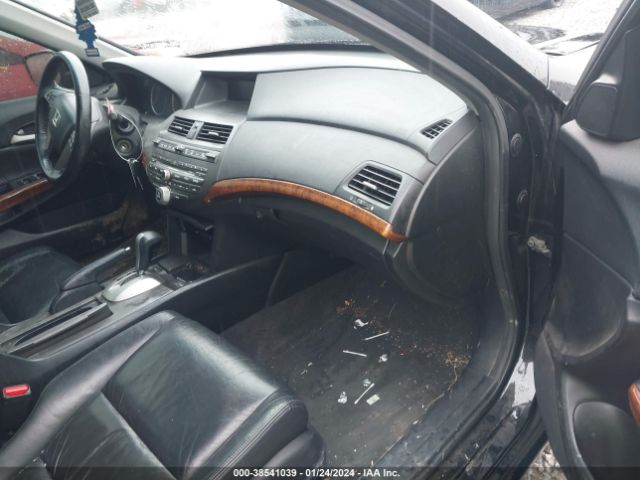 Photo 4 VIN: 1HGCP3F86BA022137 - HONDA ACCORD 