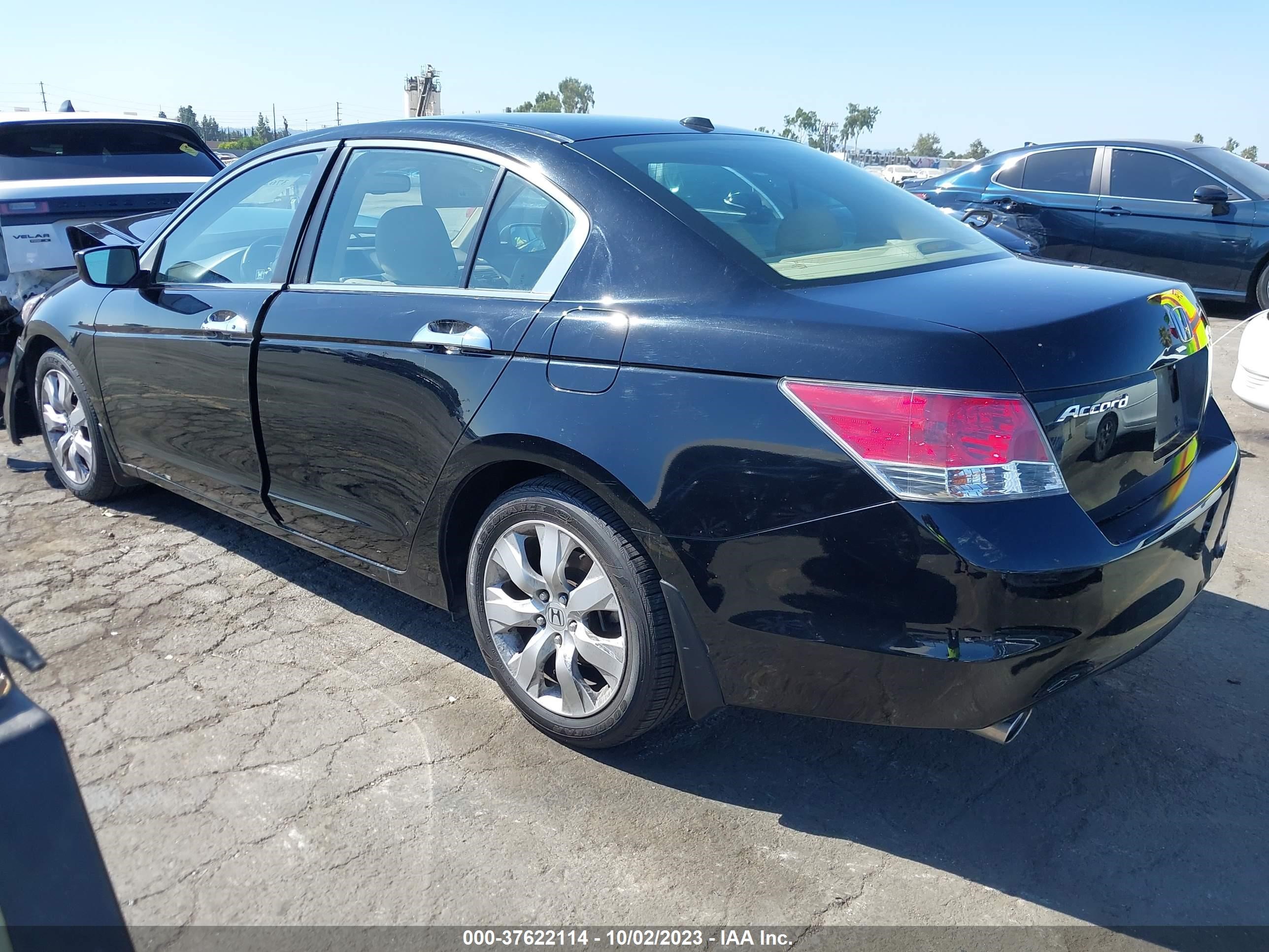 Photo 2 VIN: 1HGCP3F87AA016930 - HONDA ACCORD 