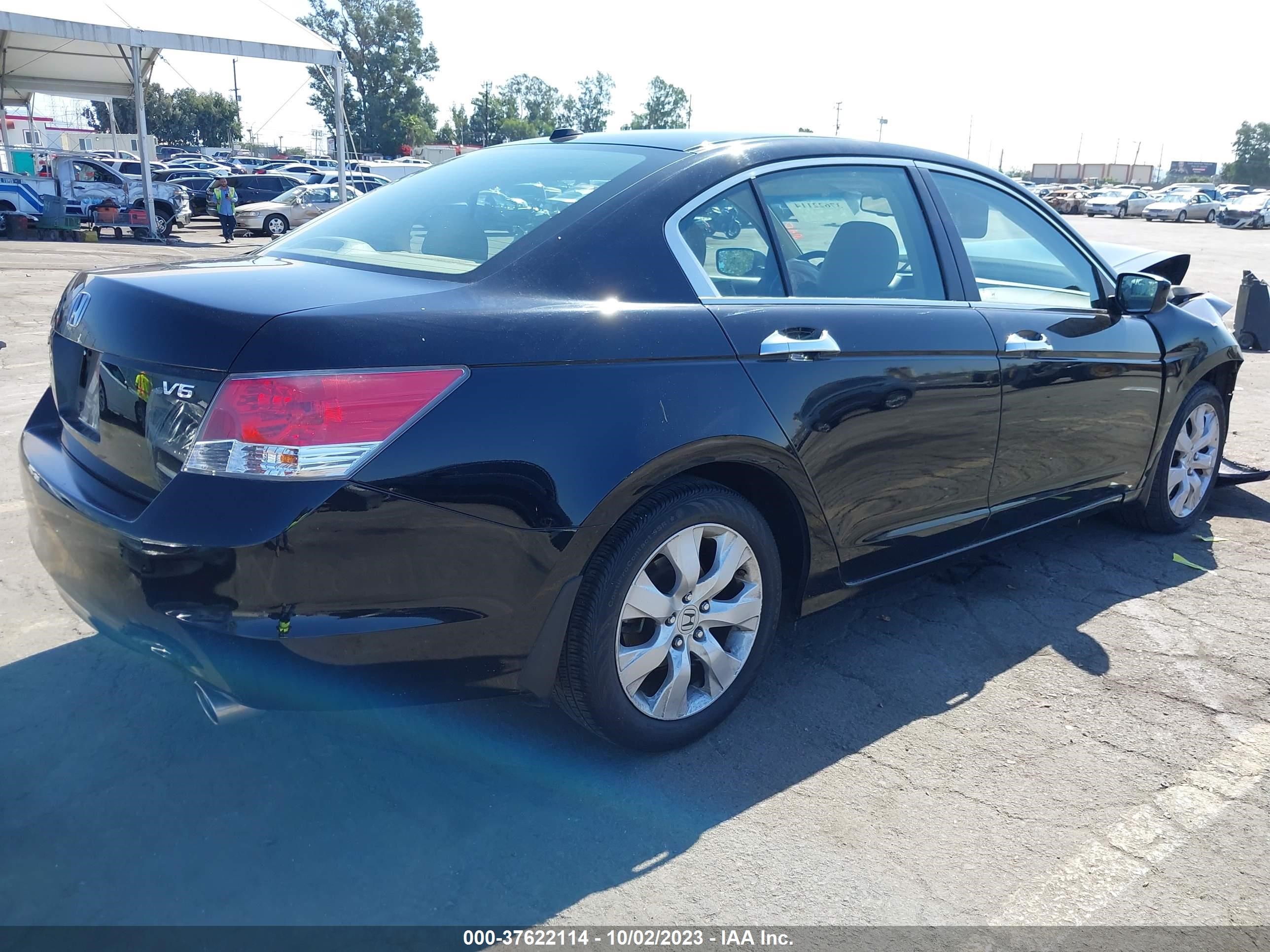 Photo 3 VIN: 1HGCP3F87AA016930 - HONDA ACCORD 