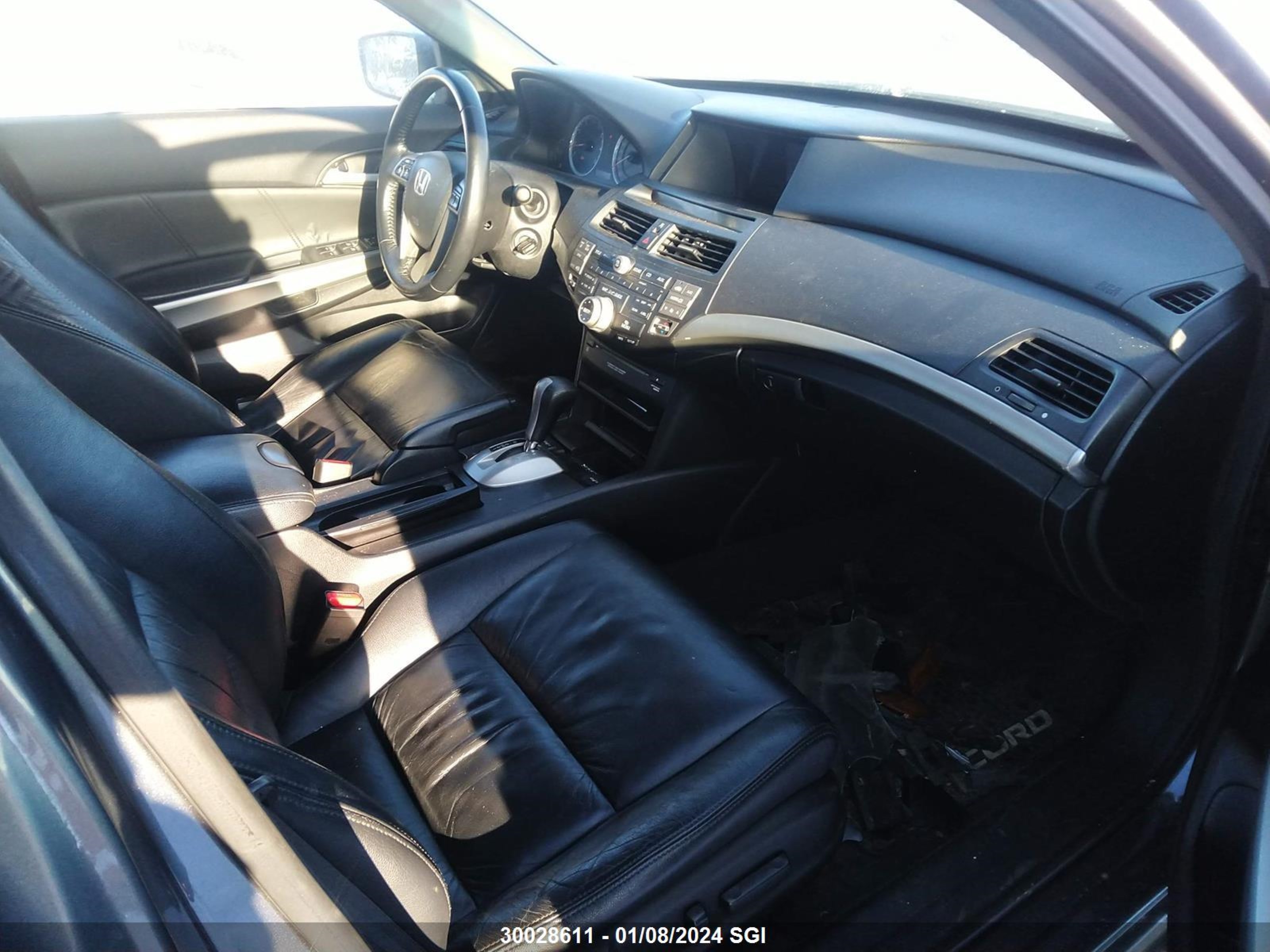 Photo 4 VIN: 1HGCP3F87AA801108 - HONDA ACCORD 