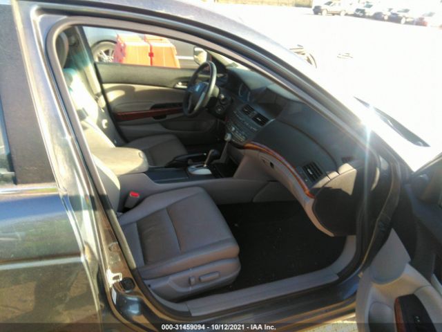 Photo 4 VIN: 1HGCP3F87BA000373 - HONDA ACCORD SDN 