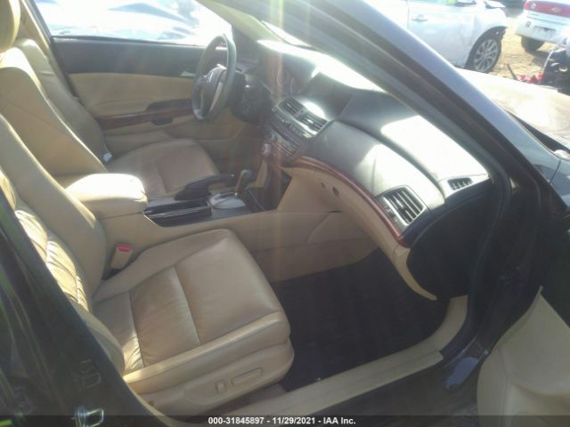 Photo 4 VIN: 1HGCP3F87BA011860 - HONDA ACCORD SDN 