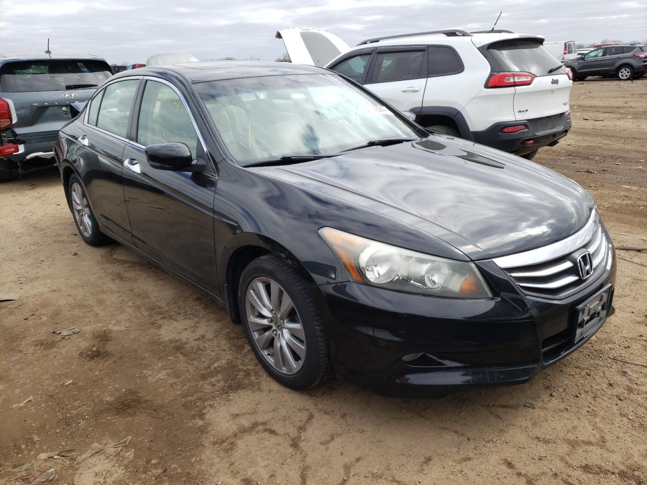 Photo 3 VIN: 1HGCP3F87BA026083 - HONDA ACCORD 