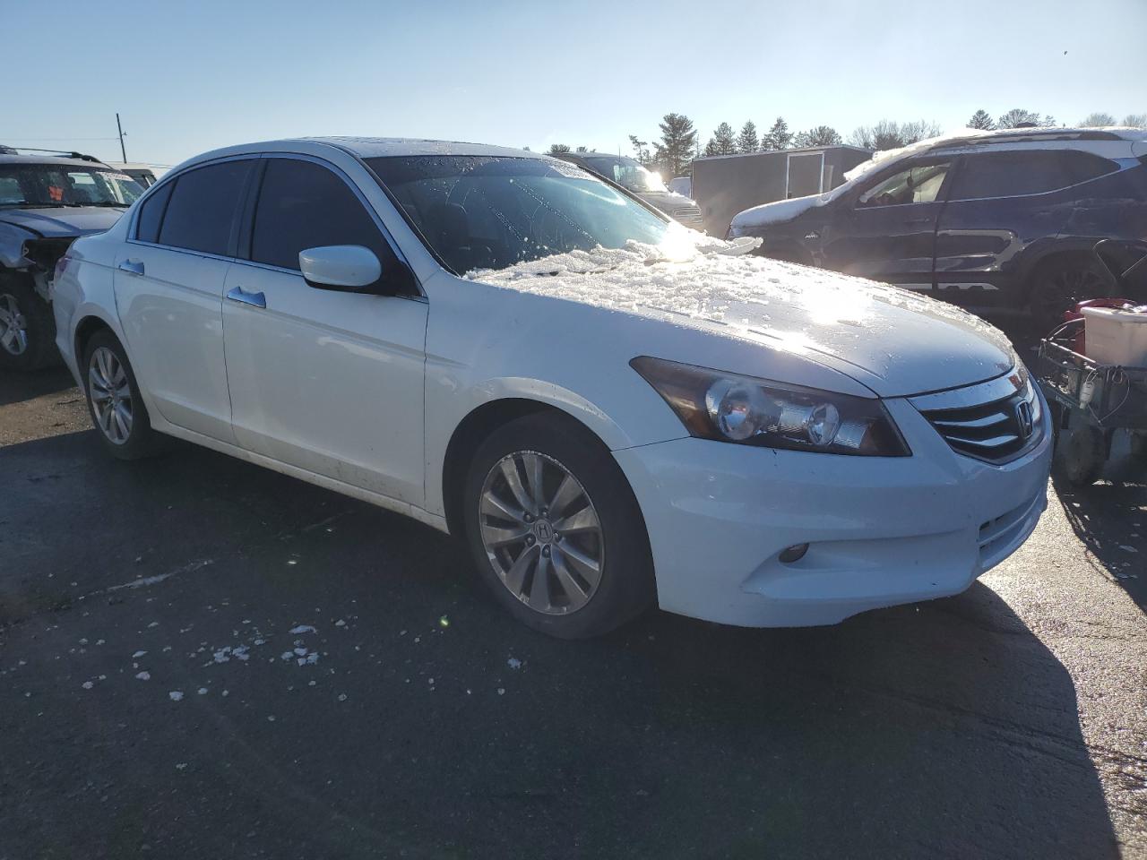 Photo 3 VIN: 1HGCP3F87BA028948 - HONDA ACCORD 