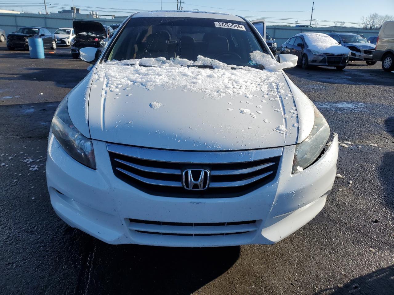 Photo 4 VIN: 1HGCP3F87BA028948 - HONDA ACCORD 