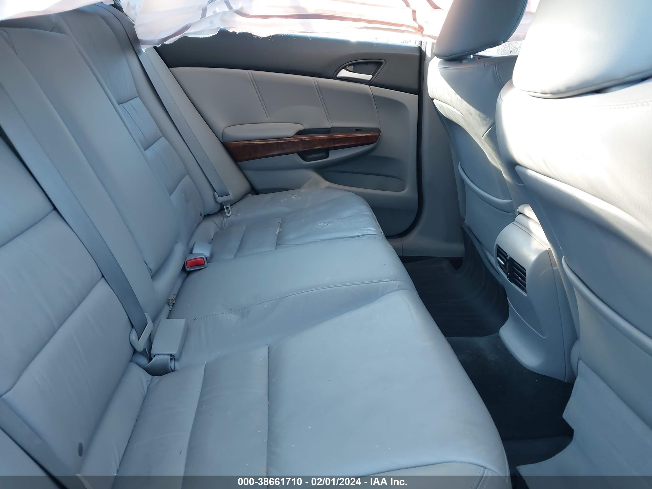 Photo 7 VIN: 1HGCP3F87BA028979 - HONDA ACCORD 