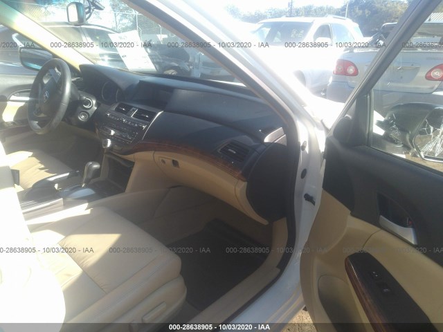 Photo 4 VIN: 1HGCP3F87CA018924 - HONDA ACCORD SDN 