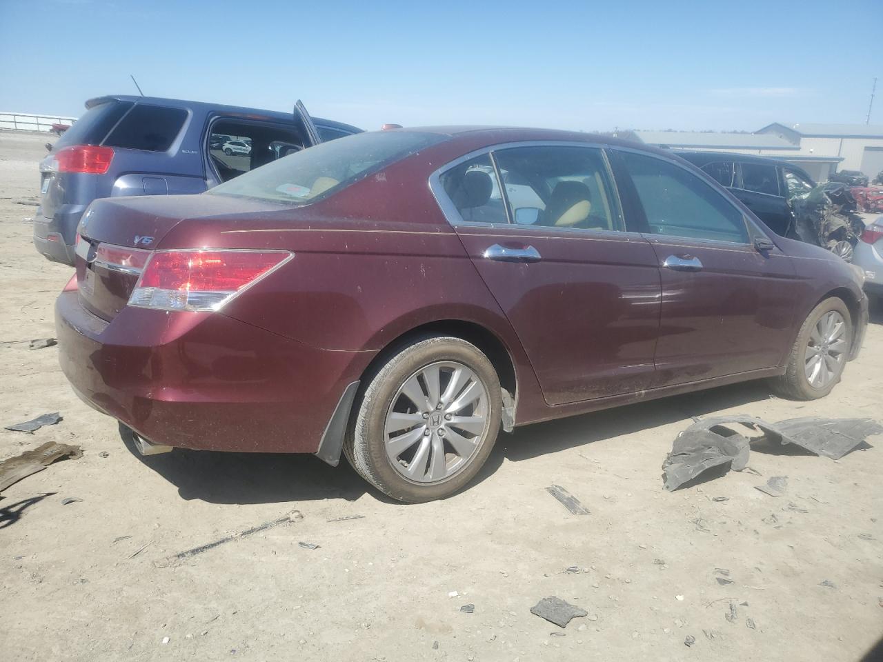 Photo 2 VIN: 1HGCP3F87CA035786 - HONDA ACCORD 