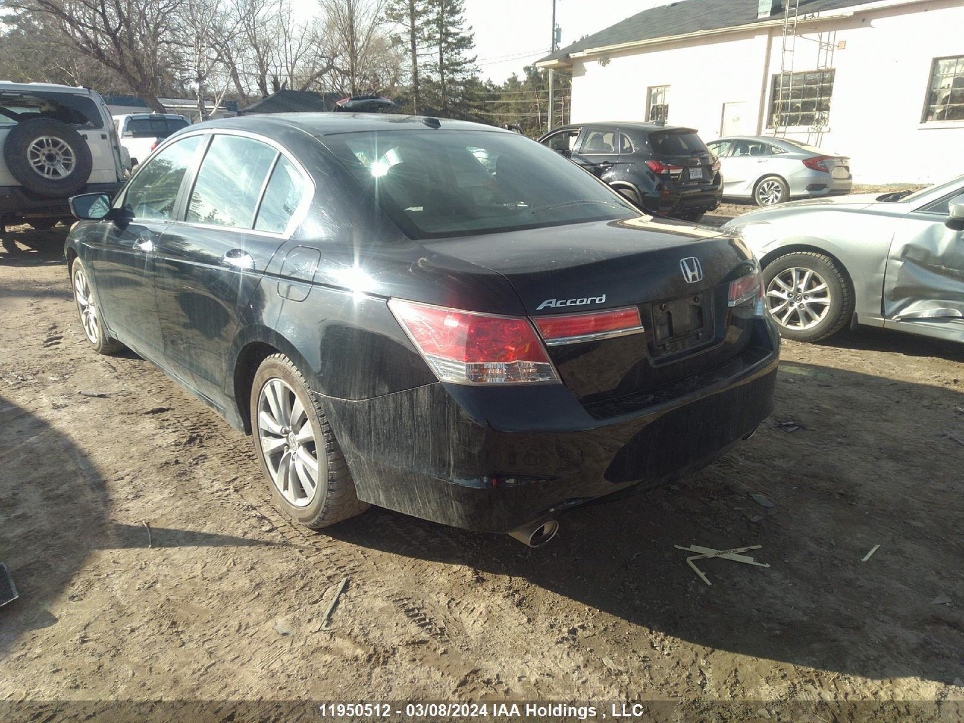 Photo 2 VIN: 1HGCP3F87CA800012 - HONDA ACCORD 