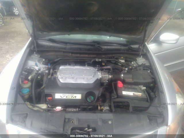 Photo 9 VIN: 1HGCP3F88AA003345 - HONDA ACCORD SDN 