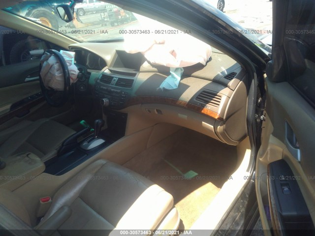 Photo 4 VIN: 1HGCP3F88AA004611 - HONDA ACCORD SDN 