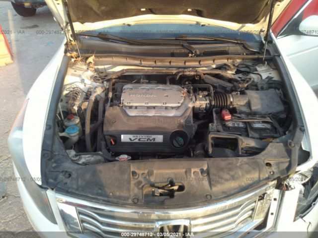 Photo 9 VIN: 1HGCP3F88AA013504 - HONDA ACCORD SDN 