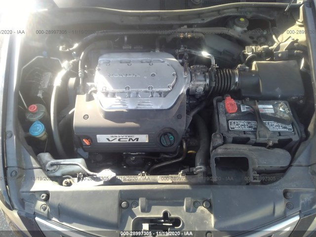 Photo 9 VIN: 1HGCP3F88AA021280 - HONDA ACCORD SDN 