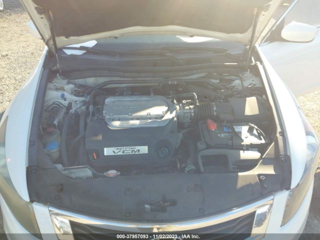 Photo 9 VIN: 1HGCP3F88AA023241 - HONDA ACCORD SDN 