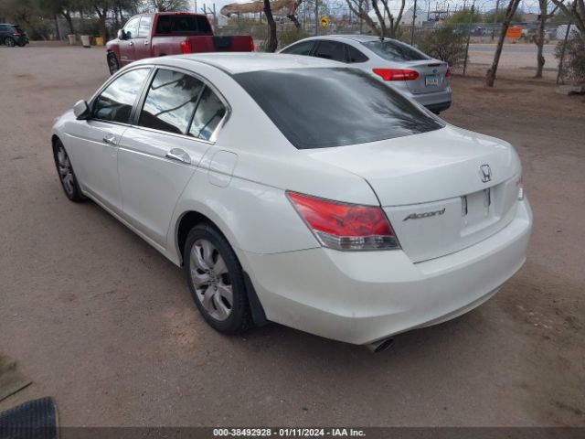 Photo 2 VIN: 1HGCP3F88AA026771 - HONDA ACCORD 