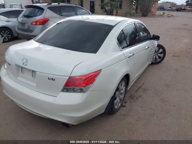 Photo 3 VIN: 1HGCP3F88AA026771 - HONDA ACCORD 