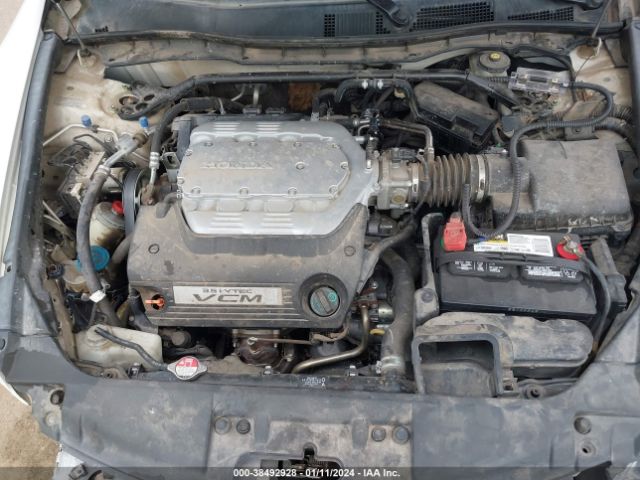 Photo 9 VIN: 1HGCP3F88AA026771 - HONDA ACCORD 