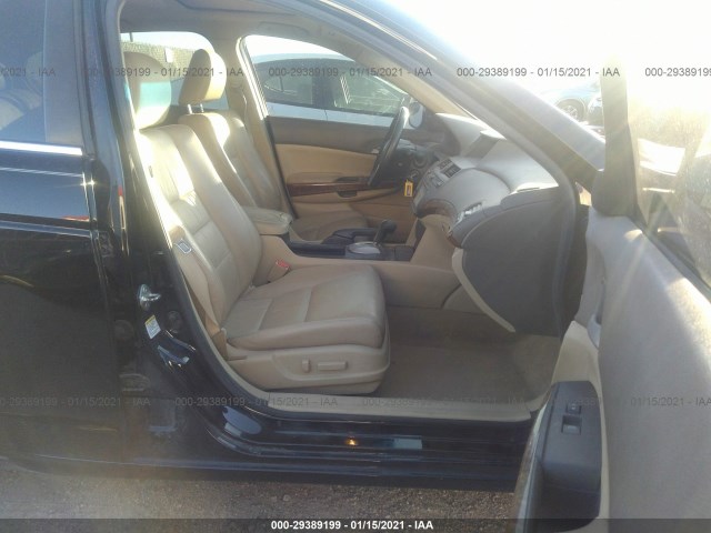 Photo 4 VIN: 1HGCP3F88AA027757 - HONDA ACCORD SDN 