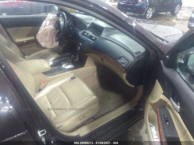 Photo 4 VIN: 1HGCP3F88BA014959 - HONDA ACCORD SDN 