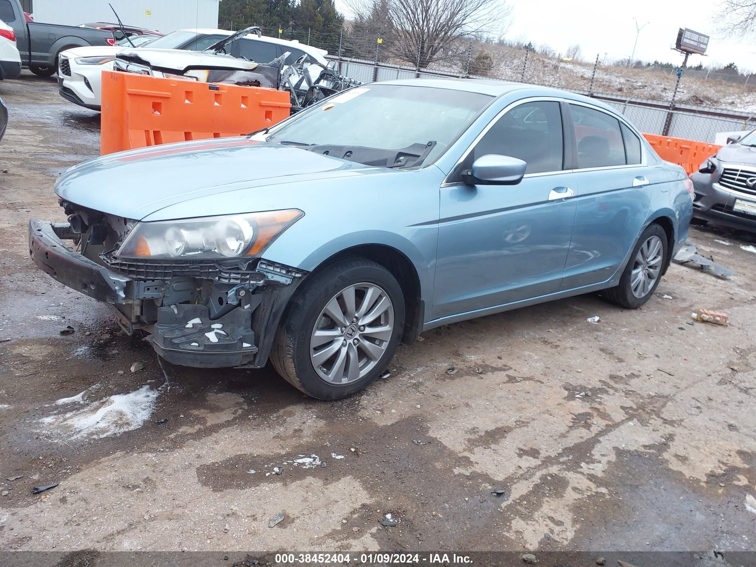 Photo 1 VIN: 1HGCP3F88BA027095 - HONDA ACCORD 