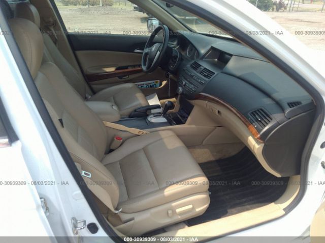 Photo 4 VIN: 1HGCP3F88CA017085 - HONDA ACCORD SDN 