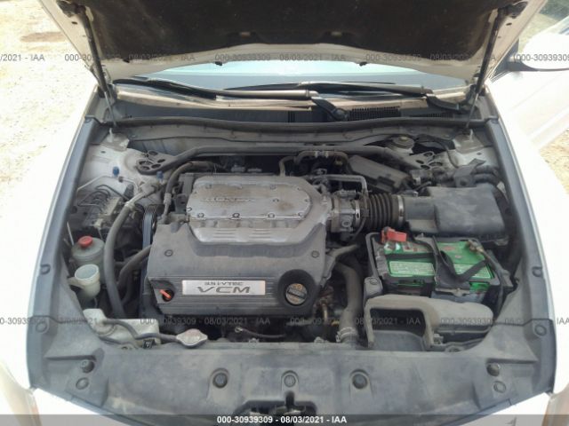 Photo 9 VIN: 1HGCP3F88CA017085 - HONDA ACCORD SDN 