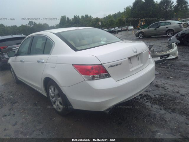 Photo 2 VIN: 1HGCP3F89AA017903 - HONDA ACCORD SDN 