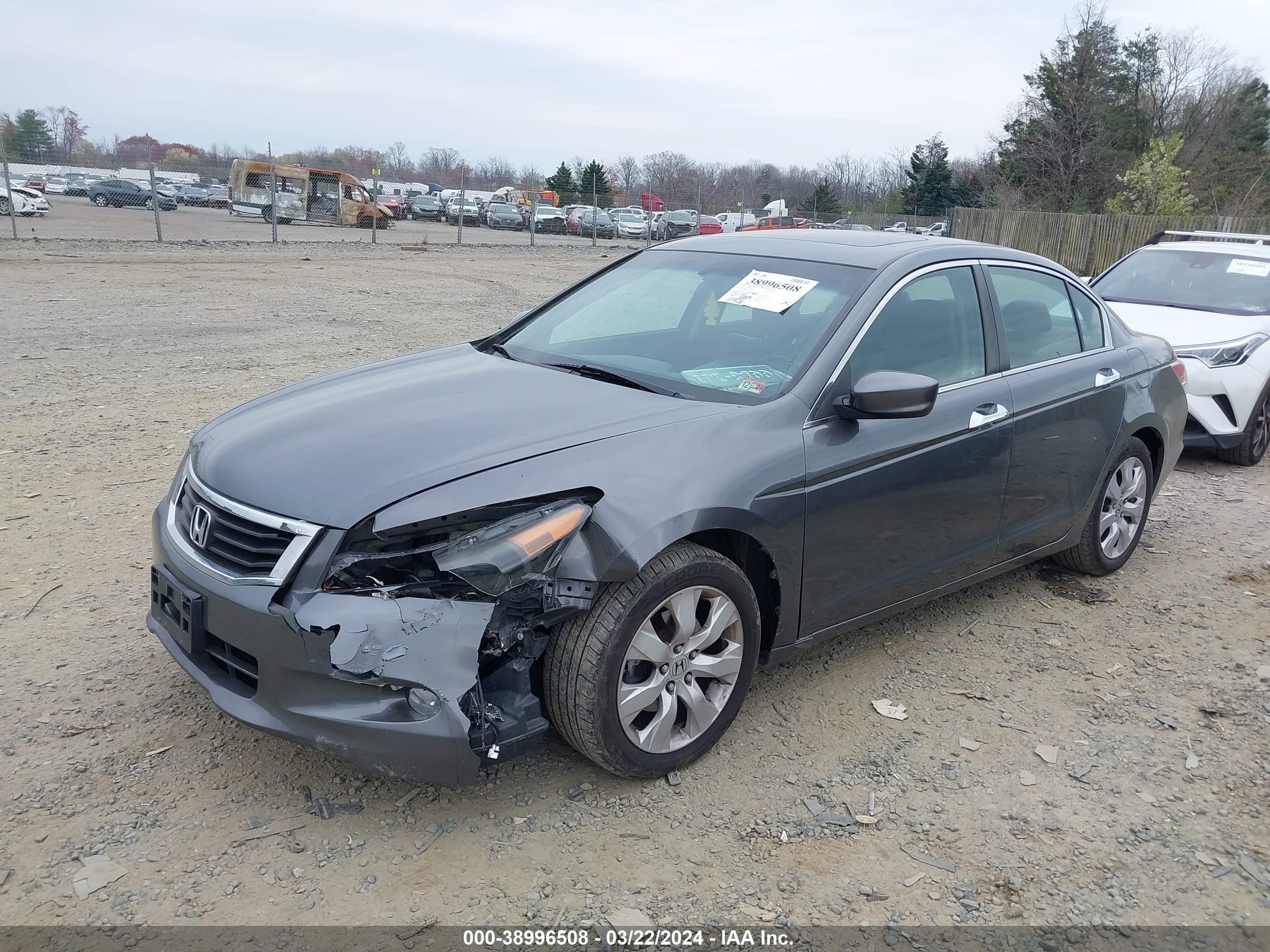 Photo 1 VIN: 1HGCP3F89AA028710 - HONDA ACCORD 