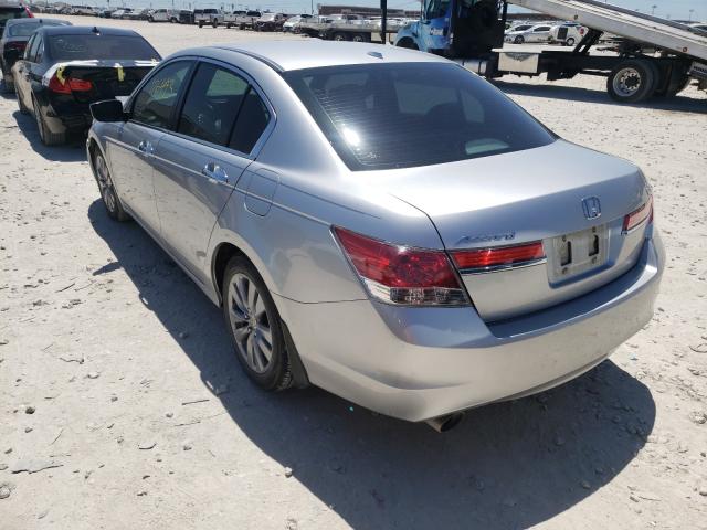 Photo 2 VIN: 1HGCP3F89BA002318 - HONDA ACCORD 