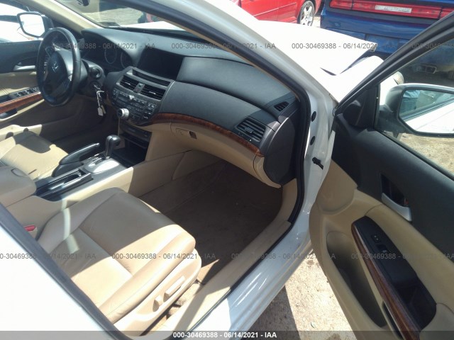 Photo 4 VIN: 1HGCP3F89BA004781 - HONDA ACCORD SDN 