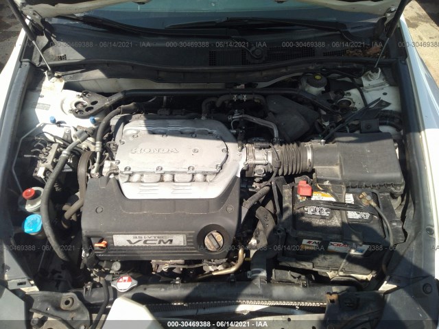 Photo 9 VIN: 1HGCP3F89BA004781 - HONDA ACCORD SDN 